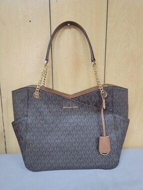 Michael Kors Signature Jet Set Large Chain Shoulder Bag